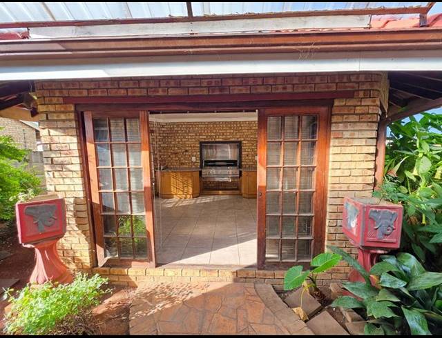 3 BEDROOM TOWNHOUSE FOR SALE IN KOOKRUS
